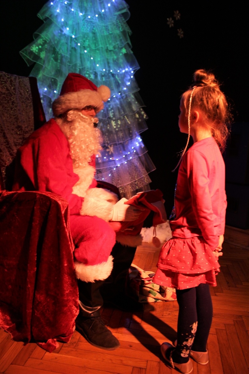 Zdjęcie w galerii na portalu naszraciborz.pl: Święty Mikołaj odwiedził GCK w Nędzy [FOTO] wiadomości z regionu