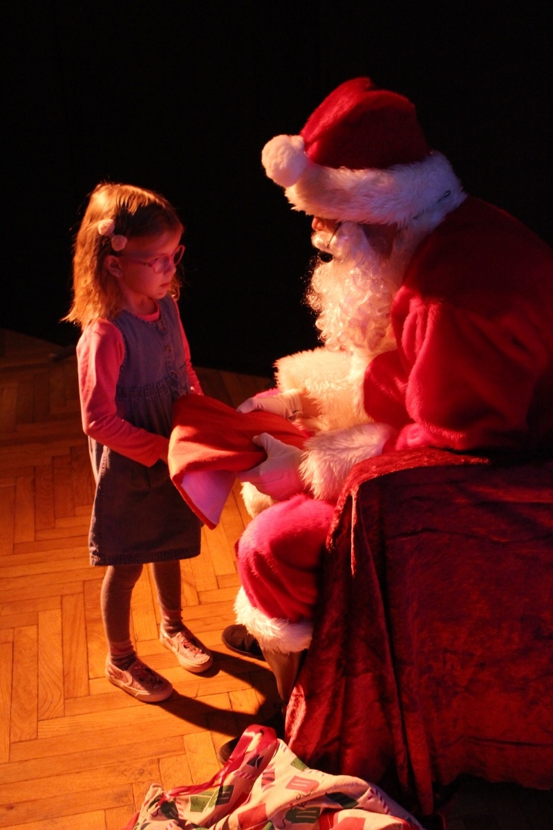 Zdjęcie w galerii na portalu naszraciborz.pl: Święty Mikołaj odwiedził GCK w Nędzy [FOTO] wiadomości z regionu