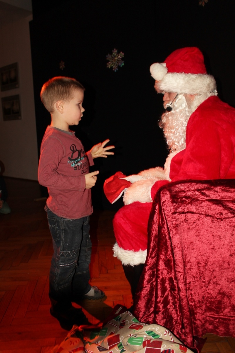 Zdjęcie w galerii na portalu naszraciborz.pl: Święty Mikołaj odwiedził GCK w Nędzy [FOTO] wiadomości z regionu