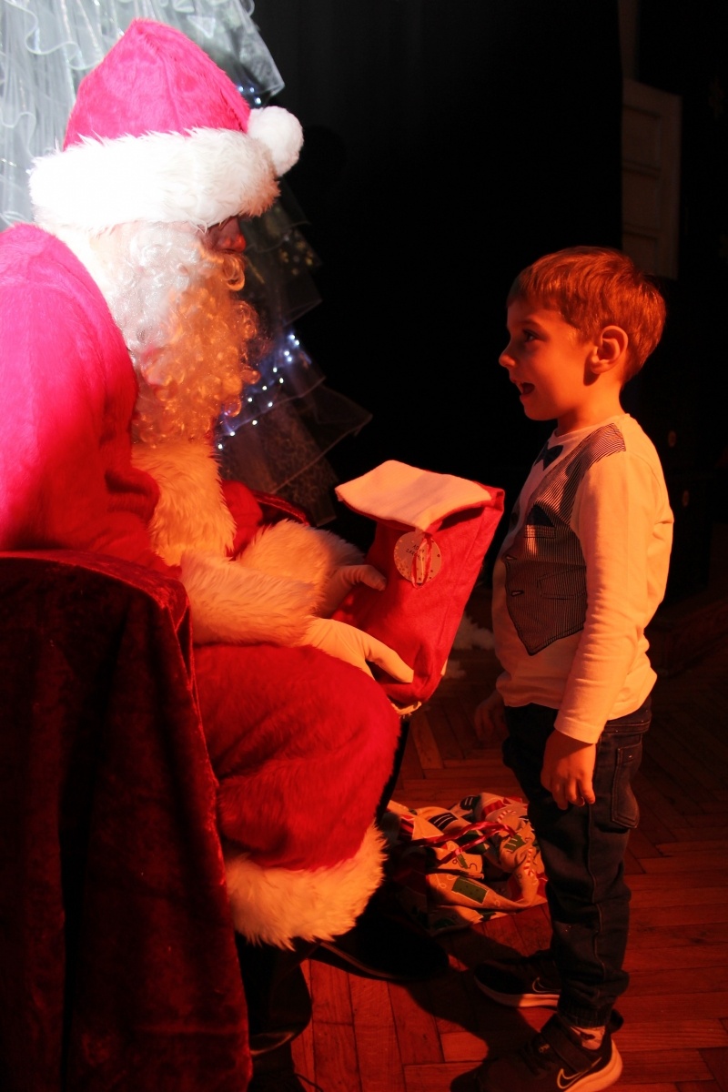 Zdjęcie w galerii na portalu naszraciborz.pl: Święty Mikołaj odwiedził GCK w Nędzy [FOTO] wiadomości z regionu