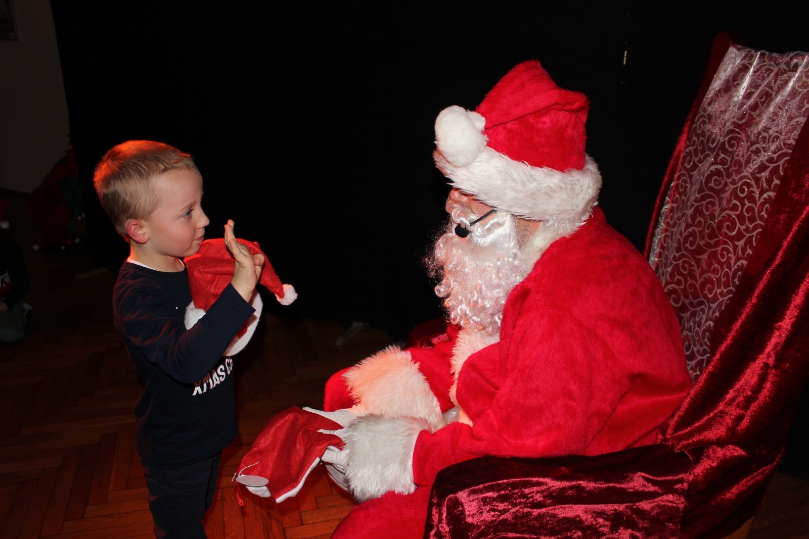 Zdjęcie w galerii na portalu naszraciborz.pl: Święty Mikołaj odwiedził GCK w Nędzy [FOTO] wiadomości z regionu