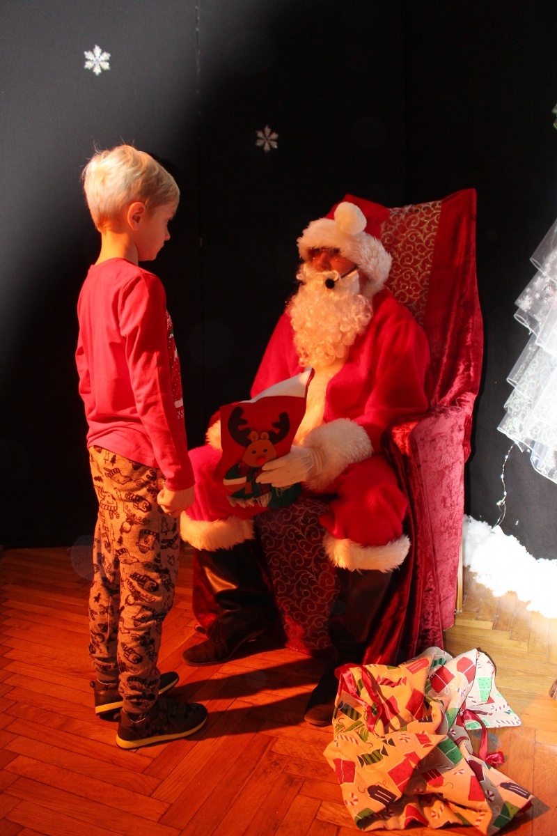 Zdjęcie w galerii na portalu naszraciborz.pl: Święty Mikołaj odwiedził GCK w Nędzy [FOTO] wiadomości z regionu