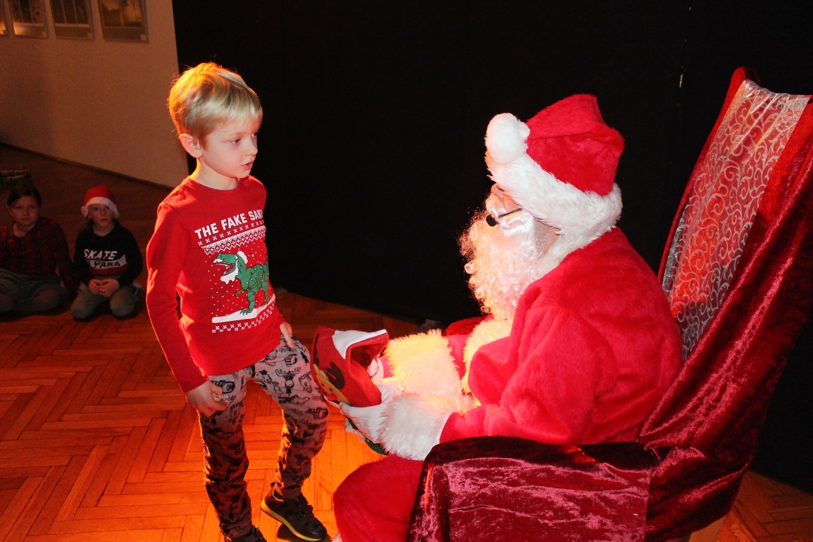 Zdjęcie w galerii na portalu naszraciborz.pl: Święty Mikołaj odwiedził GCK w Nędzy [FOTO] wiadomości z regionu
