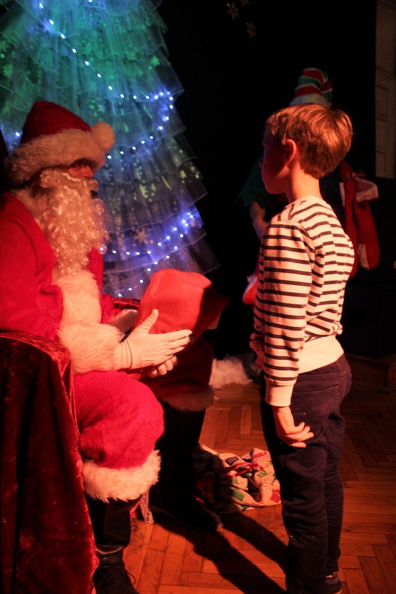 Zdjęcie w galerii na portalu naszraciborz.pl: Święty Mikołaj odwiedził GCK w Nędzy [FOTO] wiadomości z regionu