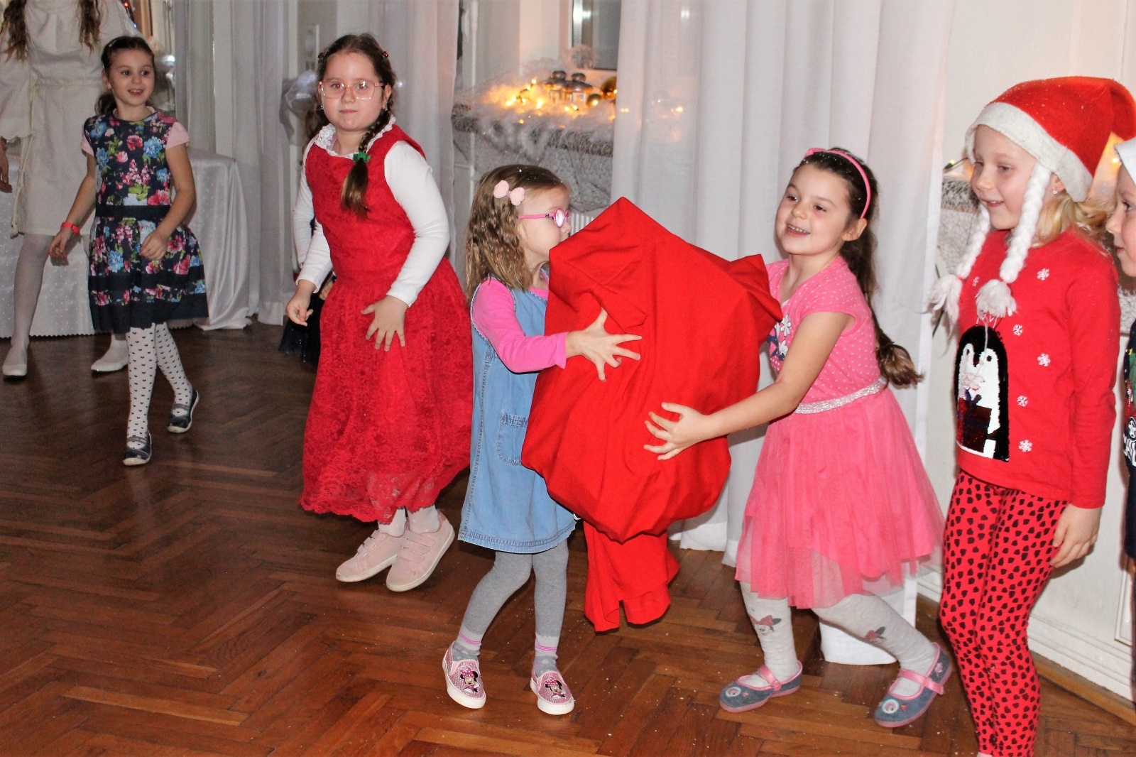 Zdjęcie w galerii na portalu naszraciborz.pl: Święty Mikołaj odwiedził GCK w Nędzy [FOTO] wiadomości z regionu