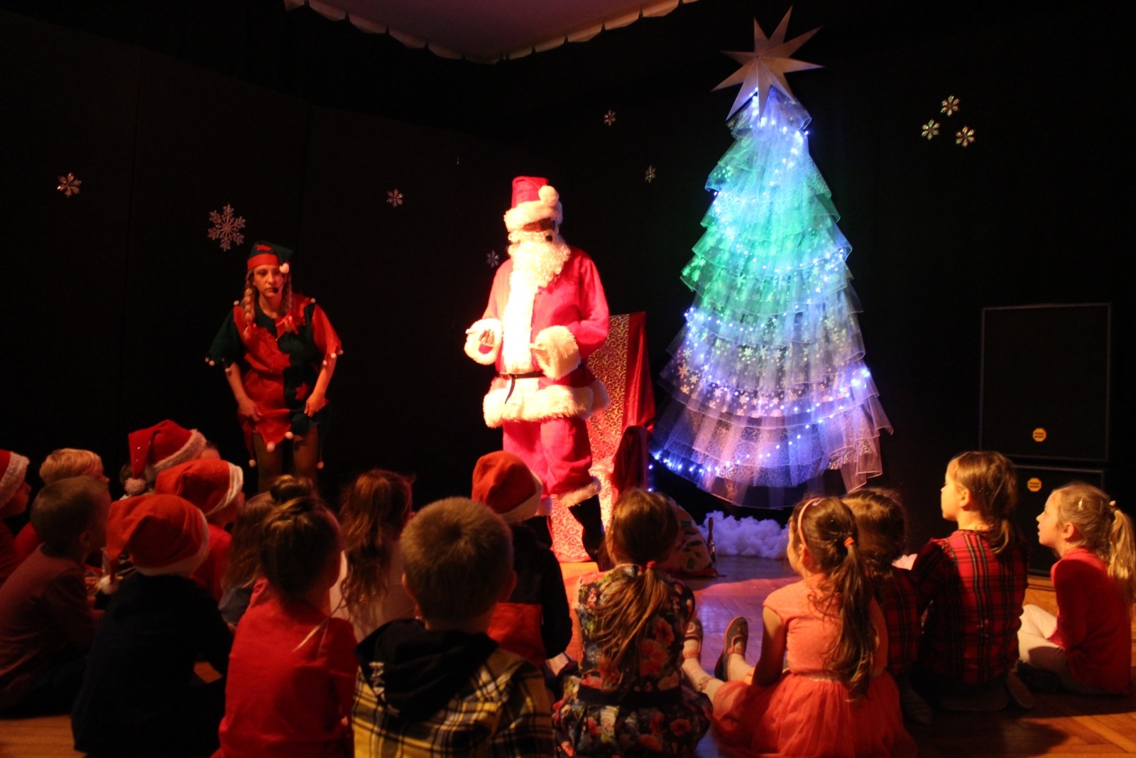 Zdjęcie w galerii na portalu naszraciborz.pl: Święty Mikołaj odwiedził GCK w Nędzy [FOTO] wiadomości z regionu