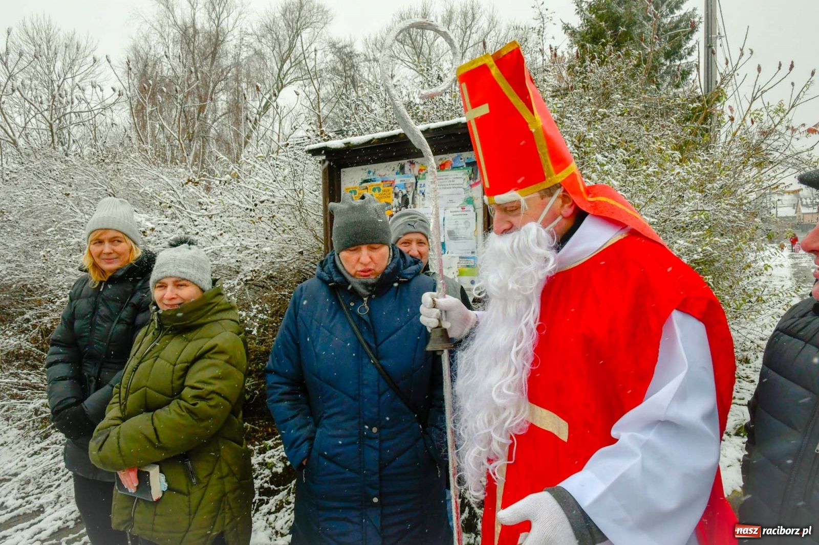 Zdjęcie w galerii na portalu naszraciborz.pl: W Krzanowicach odbyła się doroczna procesja na św. Mikołaja wiadomości z regionu