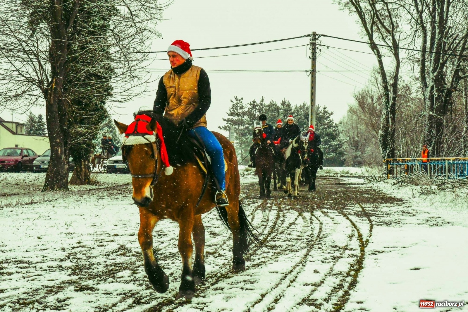 Zdjęcie w galerii na portalu naszraciborz.pl: W Krzanowicach odbyła się doroczna procesja na św. Mikołaja wiadomości z regionu