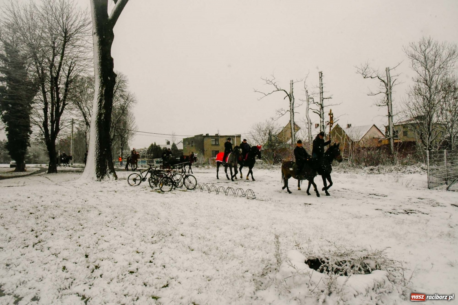 Zdjęcie w galerii na portalu naszraciborz.pl: W Krzanowicach odbyła się doroczna procesja na św. Mikołaja wiadomości z regionu
