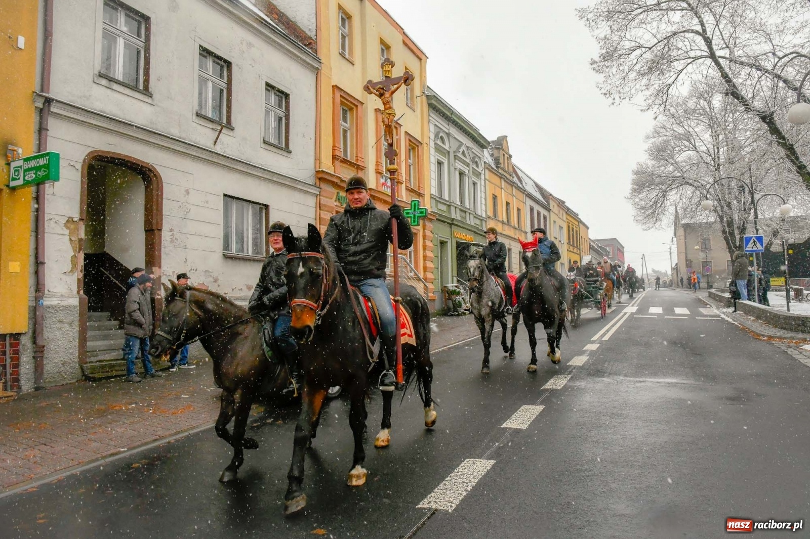 Zdjęcie w galerii na portalu naszraciborz.pl: W Krzanowicach odbyła się doroczna procesja na św. Mikołaja wiadomości z regionu