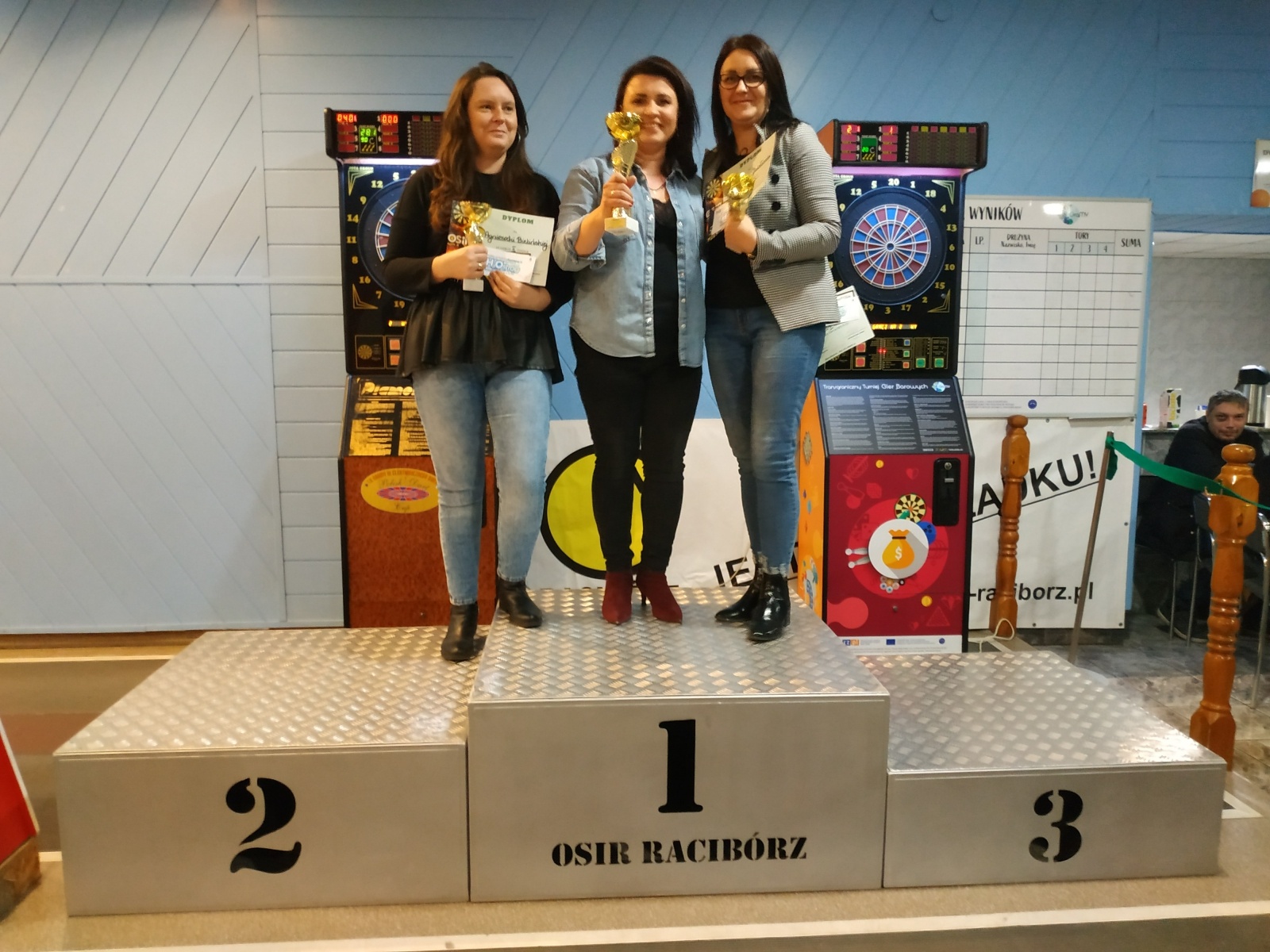 Zdjęcie w galerii na portalu naszraciborz.pl: Turniej Darta na Kręgielni OSiR [WYNIKI] wiadomości z regionu