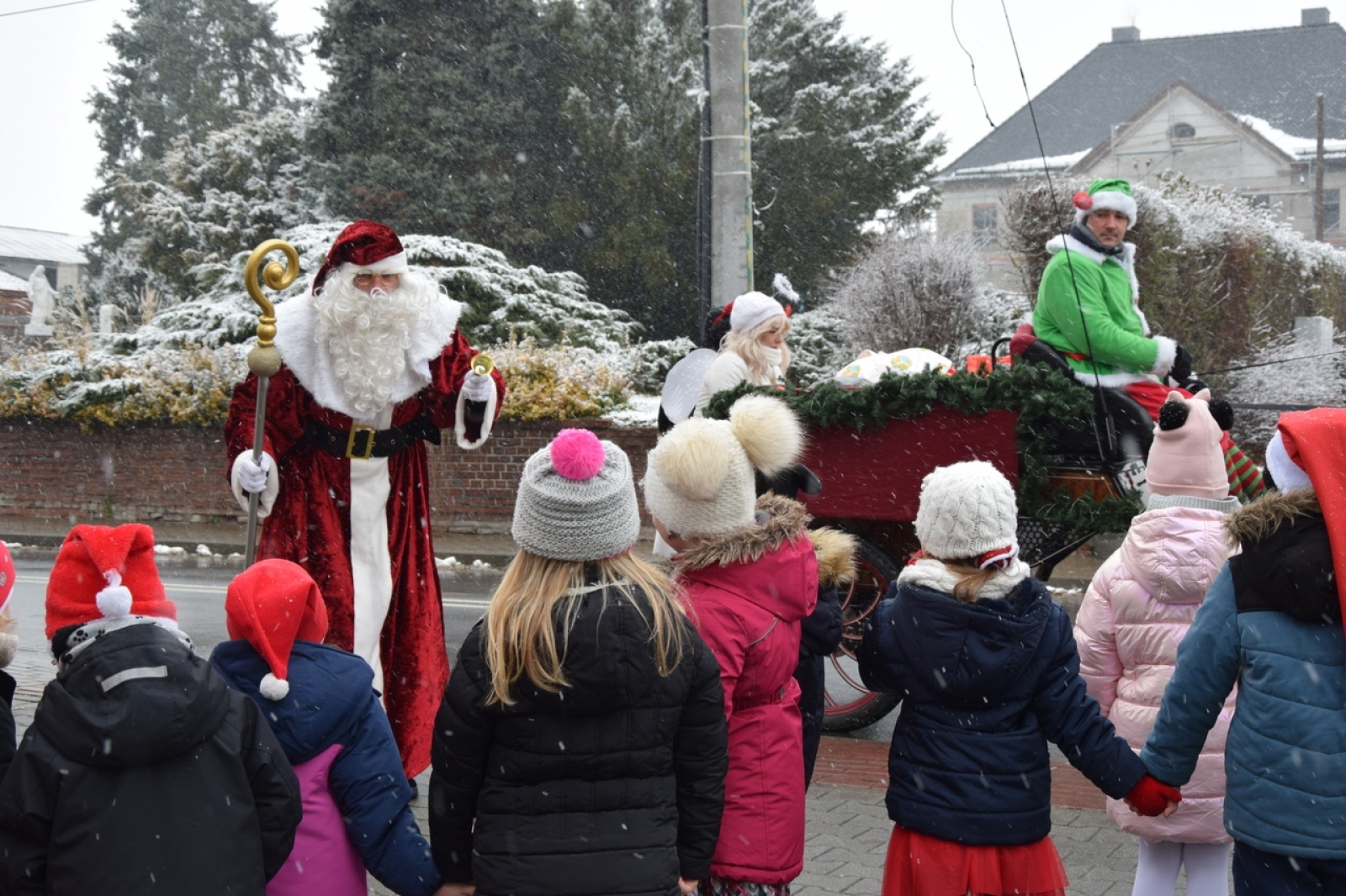 Zdjęcie w galerii na portalu naszraciborz.pl: Ho, ho, ho. A któż to zawitał do Bieńkowic wiadomości z regionu