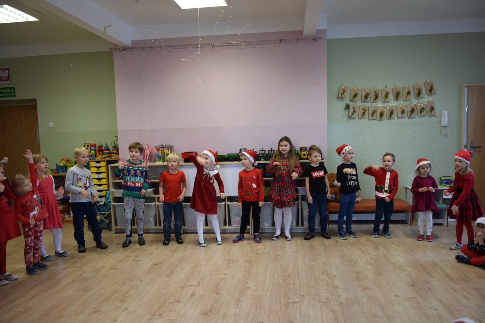 Zdjęcie w galerii na portalu naszraciborz.pl: Ho, ho, ho. A któż to zawitał do Bieńkowic wiadomości z regionu