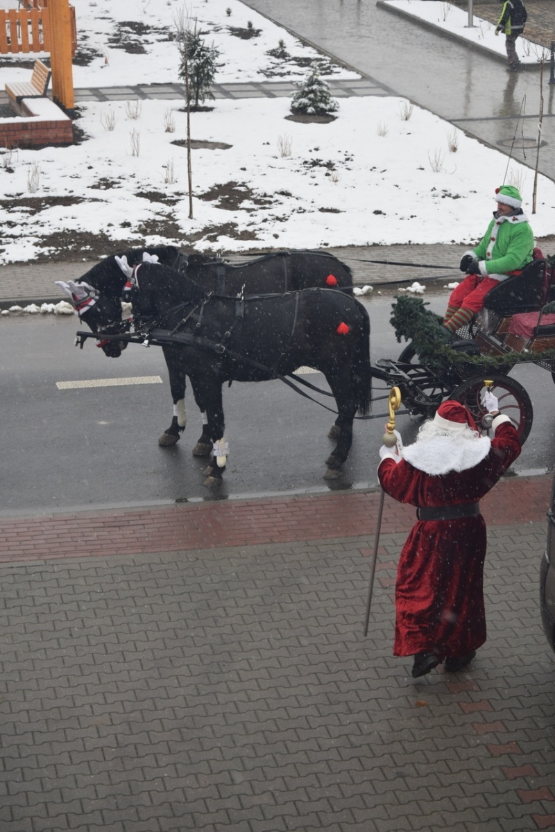 Zdjęcie w galerii na portalu naszraciborz.pl: Ho, ho, ho. A któż to zawitał do Bieńkowic wiadomości z regionu