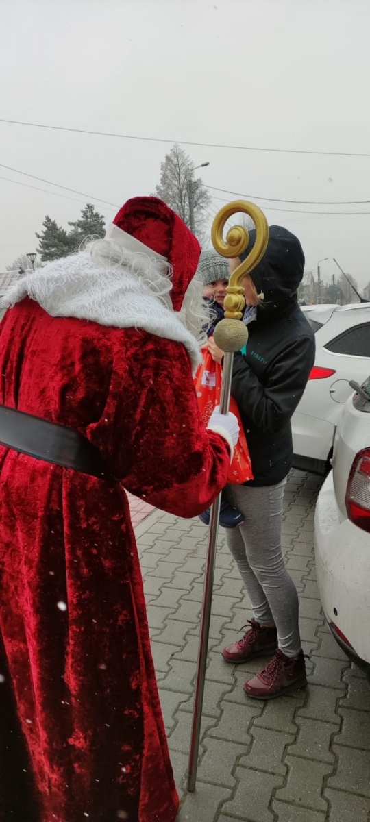 Zdjęcie w galerii na portalu naszraciborz.pl: Ho, ho, ho. A któż to zawitał do Bieńkowic wiadomości z regionu