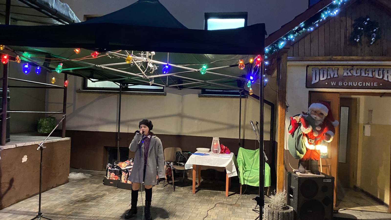 Zdjęcie w galerii na portalu naszraciborz.pl: W Borucinie rozbłysła choinka. Wkrótce zajaśnieje w Krzanowicach wiadomości z regionu