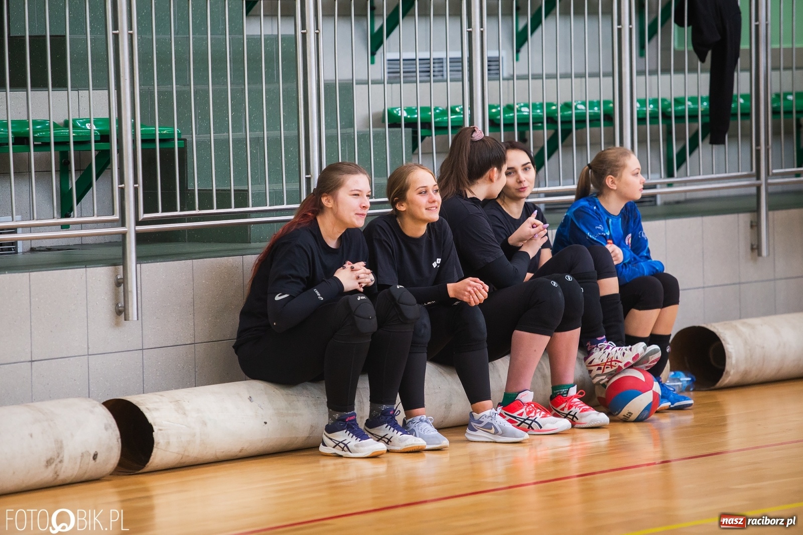 Zdjęcie w galerii na portalu naszraciborz.pl: Turniej Mikołajkowy w Piłce Siatkowej w Arenie Rafako [WYNIKI] wiadomości z regionu