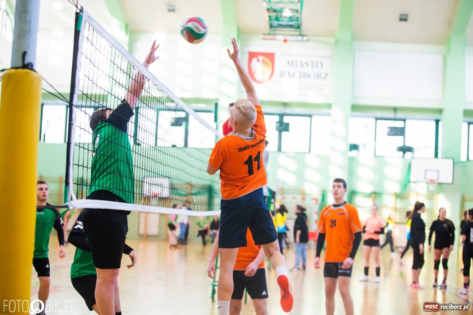 Zdjęcie w galerii na portalu naszraciborz.pl: Turniej Mikołajkowy w Piłce Siatkowej w Arenie Rafako [WYNIKI] wiadomości z regionu