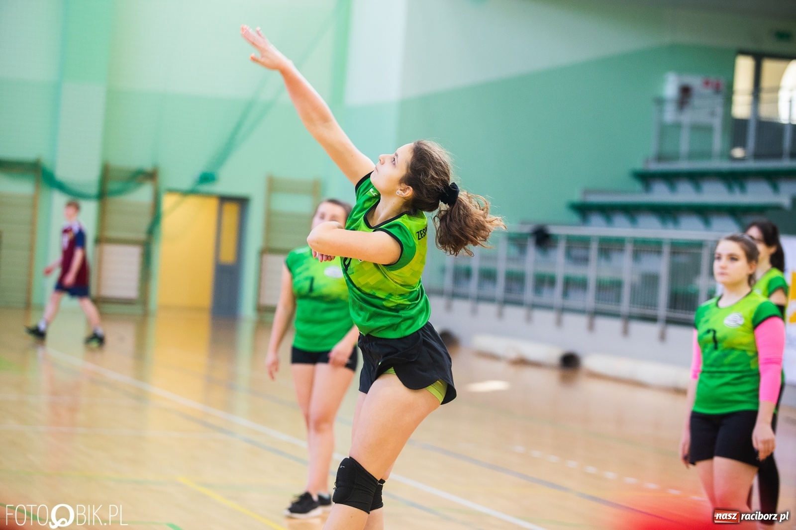 Zdjęcie w galerii na portalu naszraciborz.pl: Turniej Mikołajkowy w Piłce Siatkowej w Arenie Rafako [WYNIKI] wiadomości z regionu