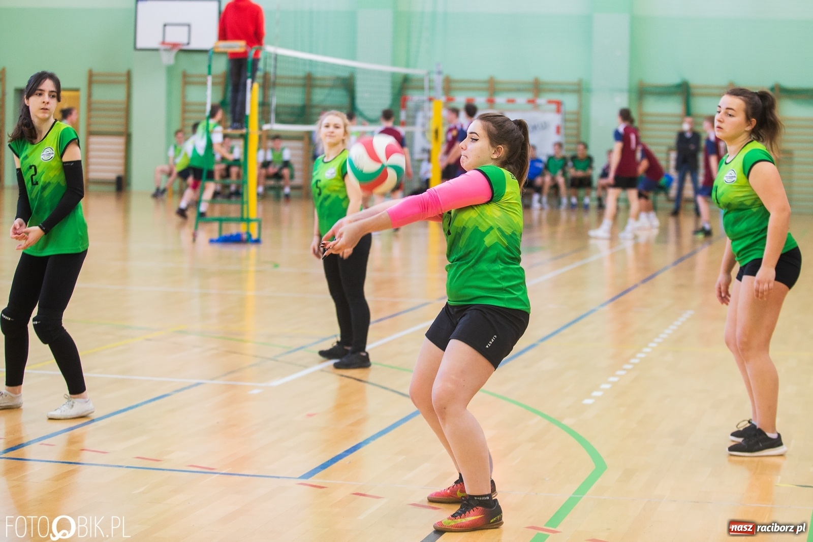 Zdjęcie w galerii na portalu naszraciborz.pl: Turniej Mikołajkowy w Piłce Siatkowej w Arenie Rafako [WYNIKI] wiadomości z regionu