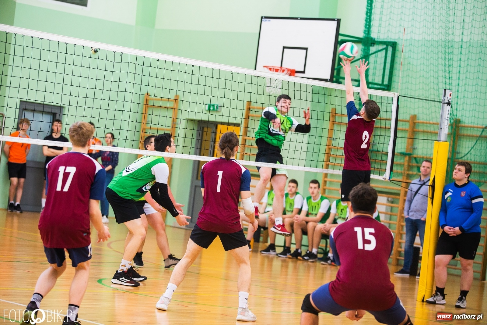 Zdjęcie w galerii na portalu naszraciborz.pl: Turniej Mikołajkowy w Piłce Siatkowej w Arenie Rafako [WYNIKI] wiadomości z regionu