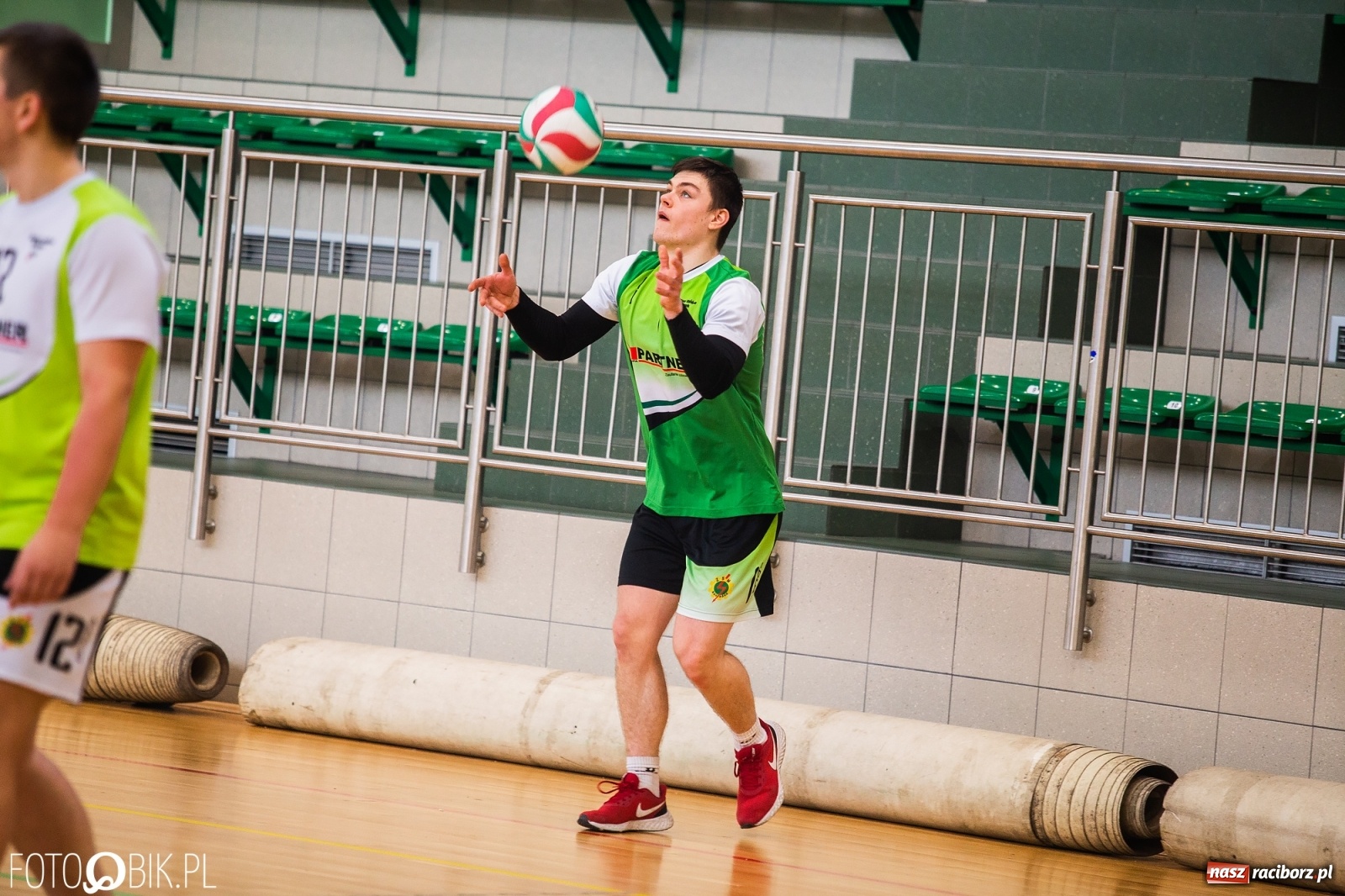 Zdjęcie w galerii na portalu naszraciborz.pl: Turniej Mikołajkowy w Piłce Siatkowej w Arenie Rafako [WYNIKI] wiadomości z regionu