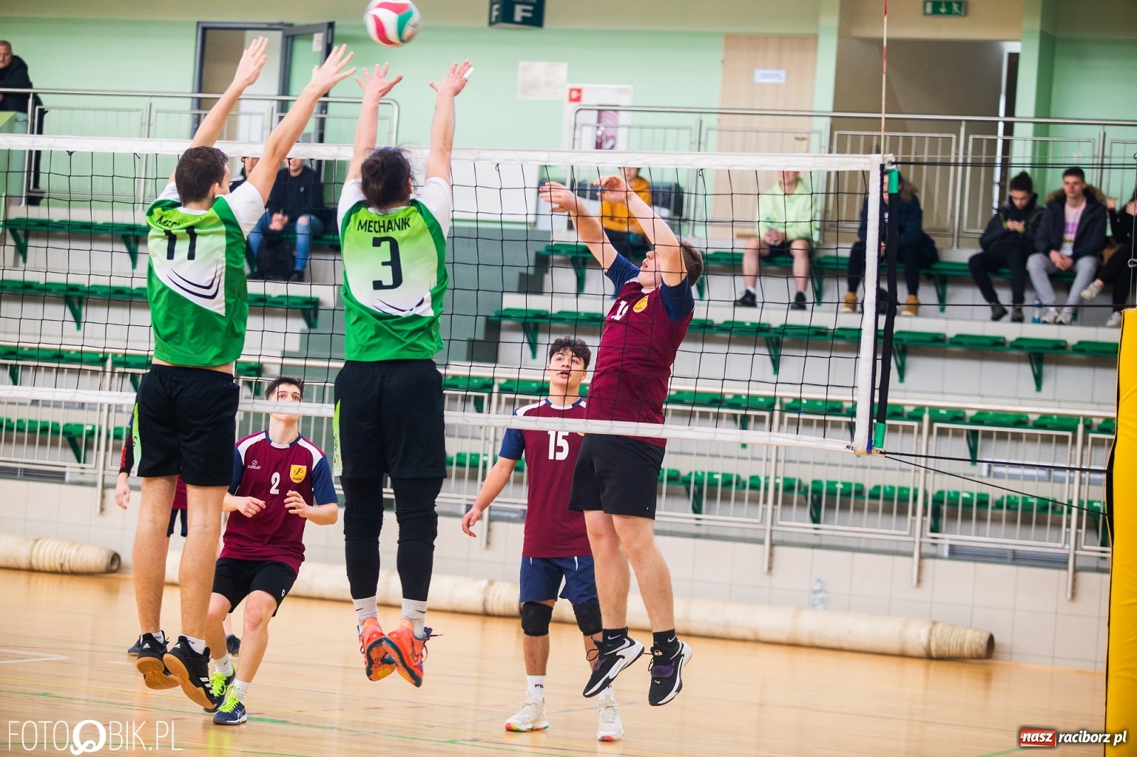 Zdjęcie w galerii na portalu naszraciborz.pl: Turniej Mikołajkowy w Piłce Siatkowej w Arenie Rafako [WYNIKI] wiadomości z regionu