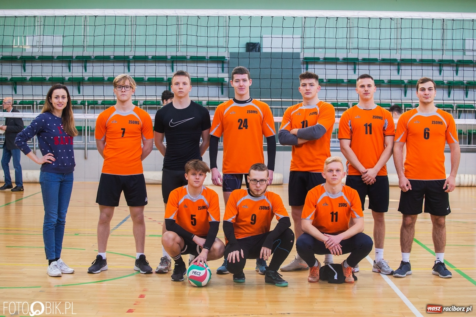 Zdjęcie w galerii na portalu naszraciborz.pl: Turniej Mikołajkowy w Piłce Siatkowej w Arenie Rafako [WYNIKI] wiadomości z regionu