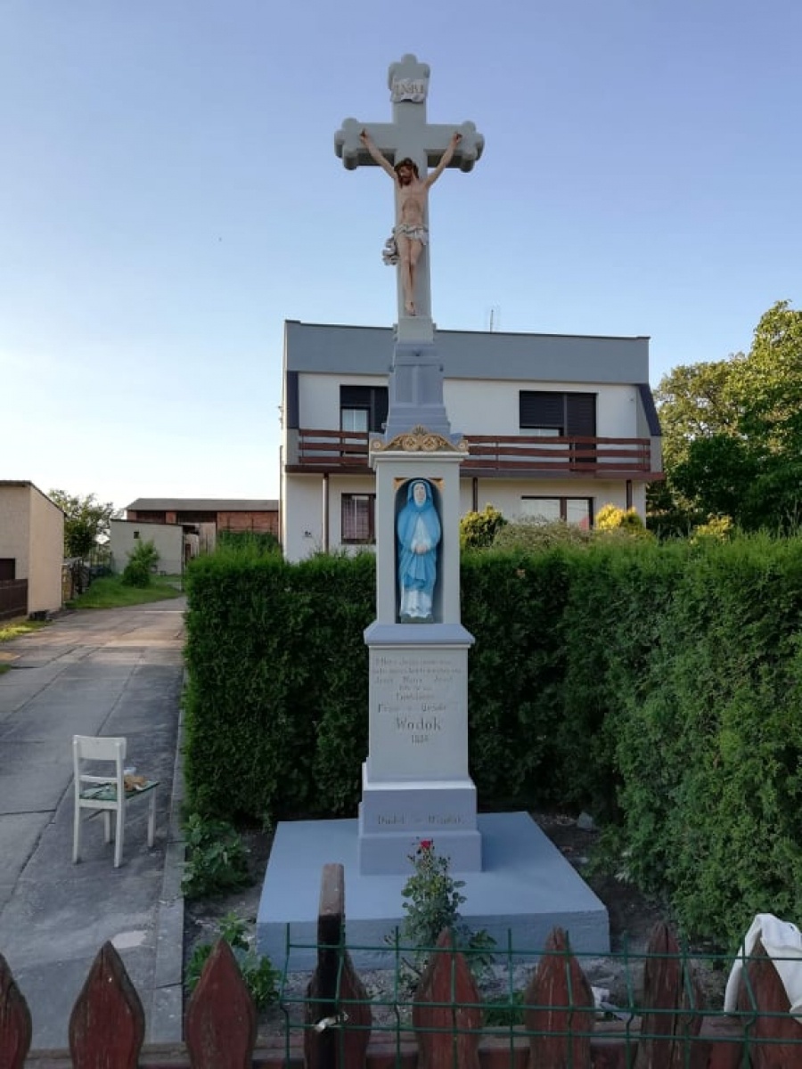 Zdjęcie w galerii na portalu naszraciborz.pl: Witacze RACIBÓRZ i krzyż odnowione wiadomości z regionu