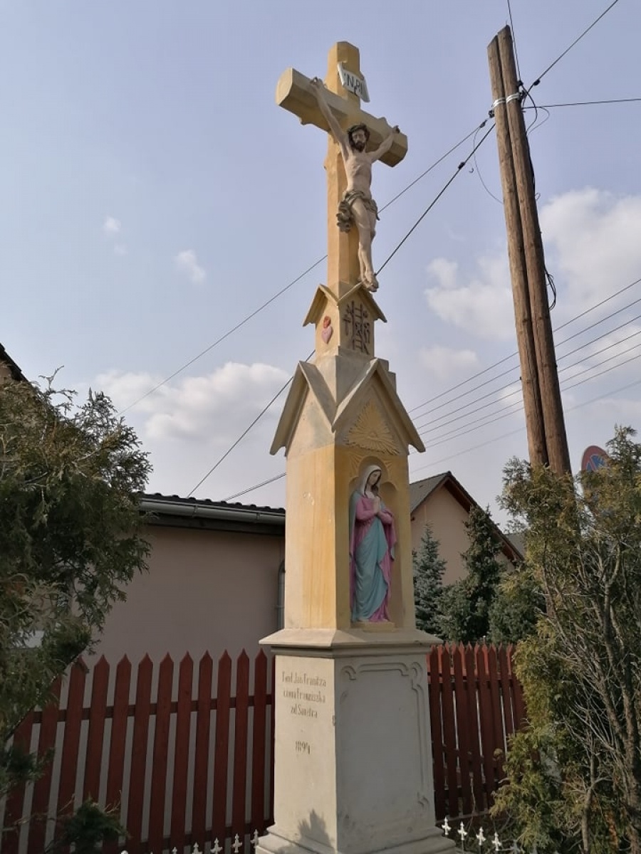 Zdjęcie w galerii na portalu naszraciborz.pl: Witacze RACIBÓRZ i krzyż odnowione wiadomości z regionu