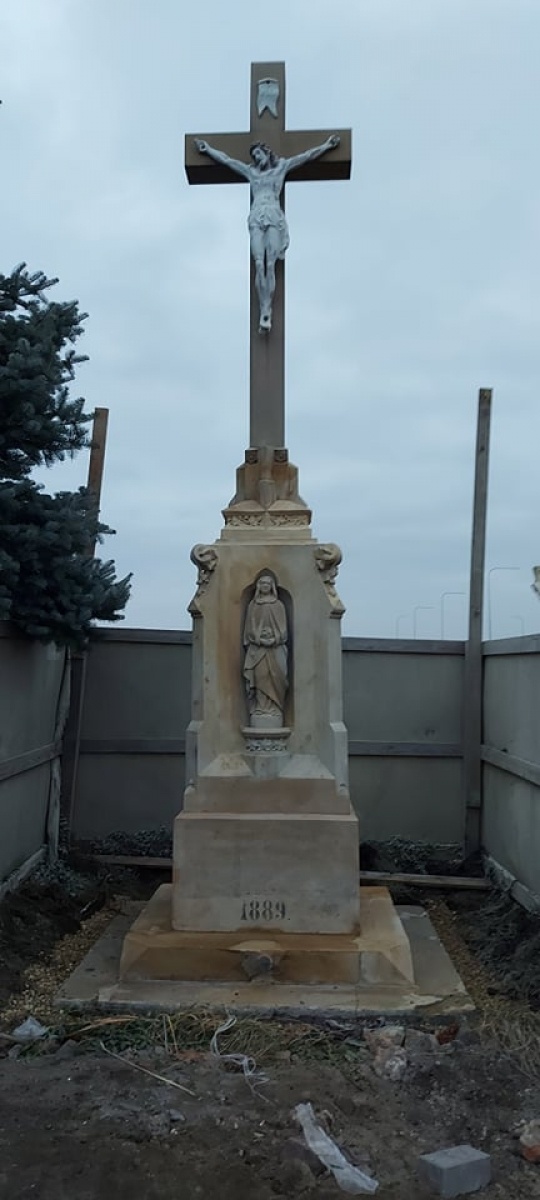 Zdjęcie w galerii na portalu naszraciborz.pl: Witacze RACIBÓRZ i krzyż odnowione wiadomości z regionu