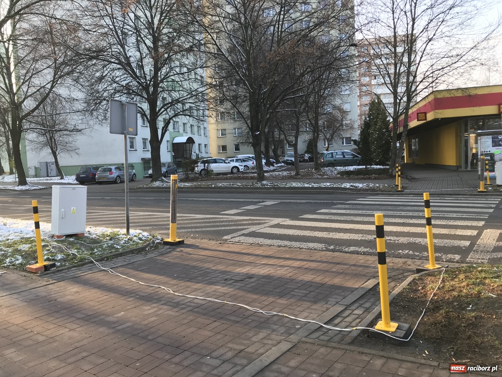 Zdjęcie w galerii na portalu naszraciborz.pl: Safepass testowany w Raciborzu. Ludzie bali się wejść na przejście wiadomości z regionu