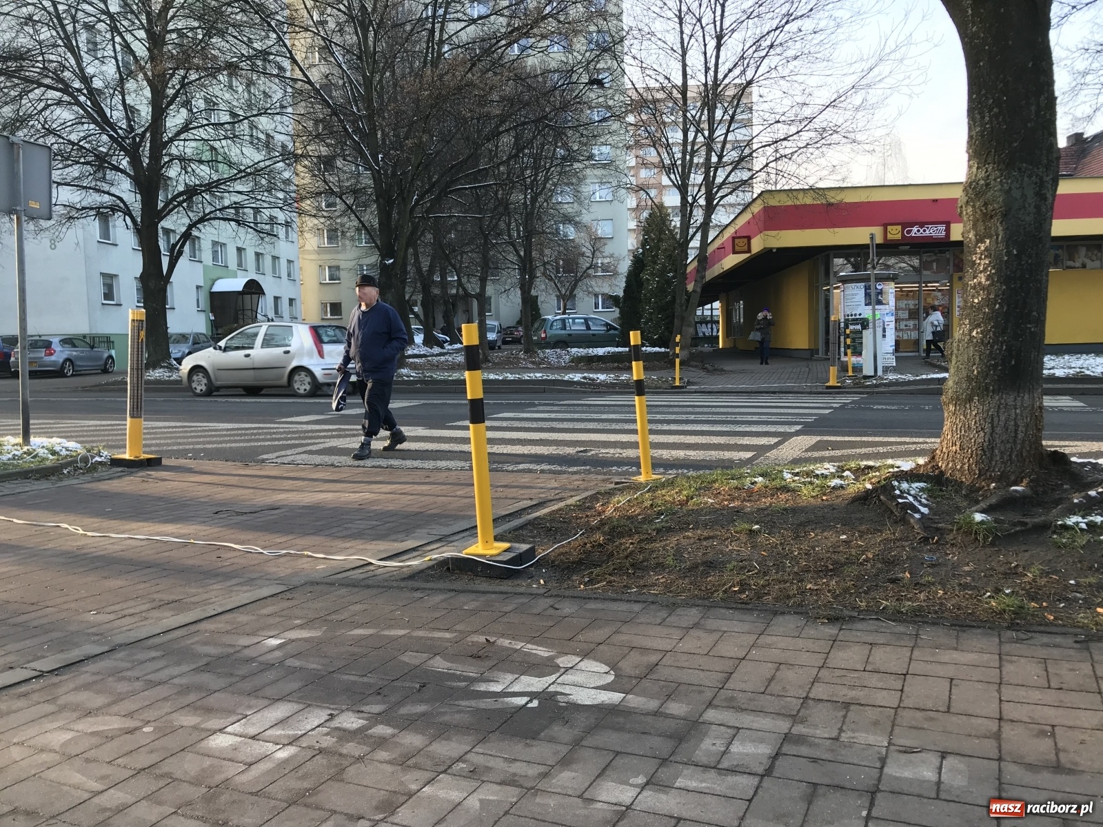 Zdjęcie w galerii na portalu naszraciborz.pl: Safepass testowany w Raciborzu. Ludzie bali się wejść na przejście wiadomości z regionu