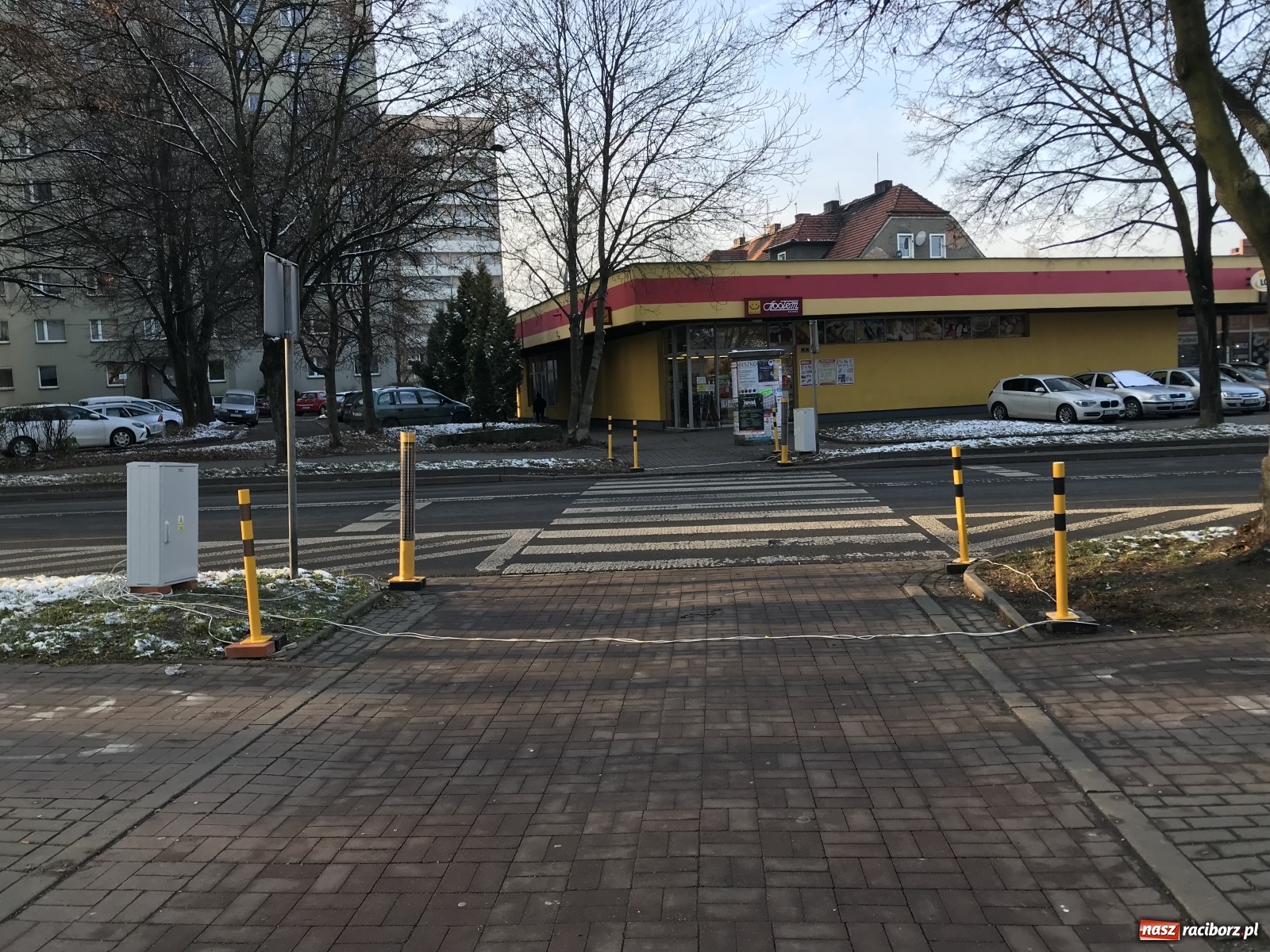 Zdjęcie w galerii na portalu naszraciborz.pl: Safepass testowany w Raciborzu. Ludzie bali się wejść na przejście wiadomości z regionu