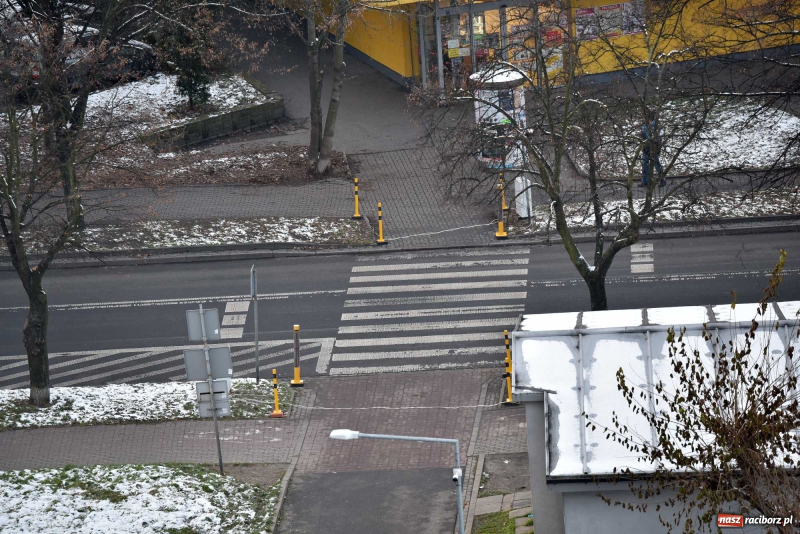 Zdjęcie w galerii na portalu naszraciborz.pl: Safepass testowany w Raciborzu. Ludzie bali się wejść na przejście wiadomości z regionu