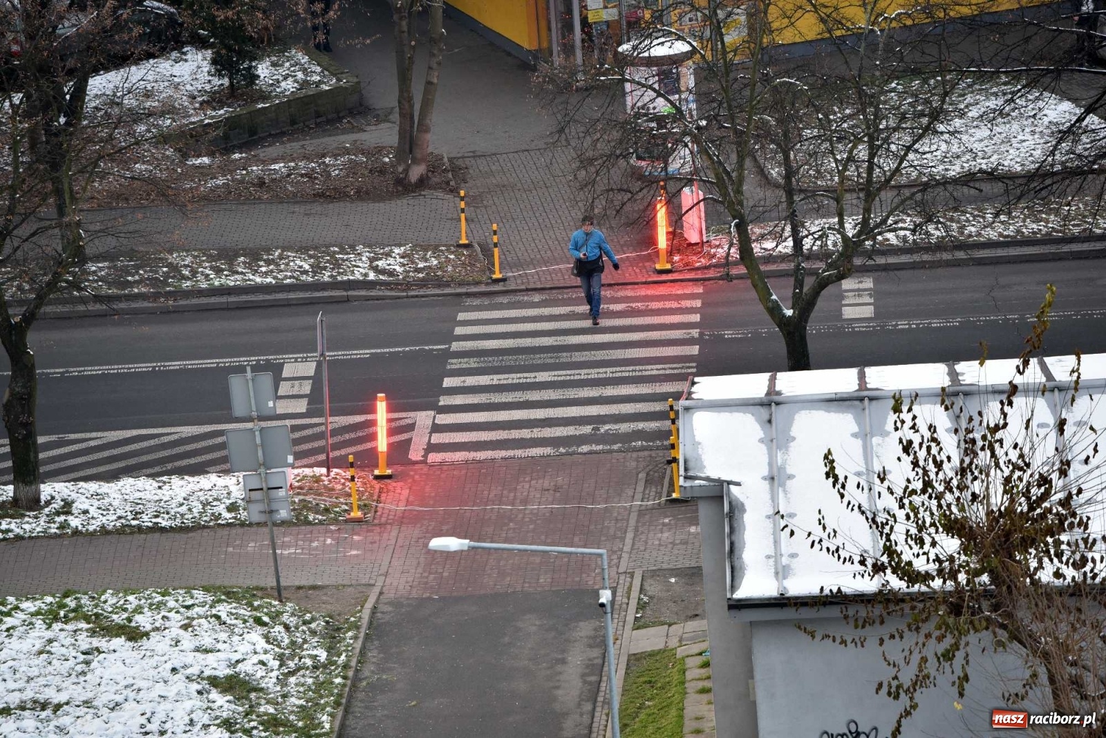 Zdjęcie w galerii na portalu naszraciborz.pl: Safepass testowany w Raciborzu. Ludzie bali się wejść na przejście wiadomości z regionu