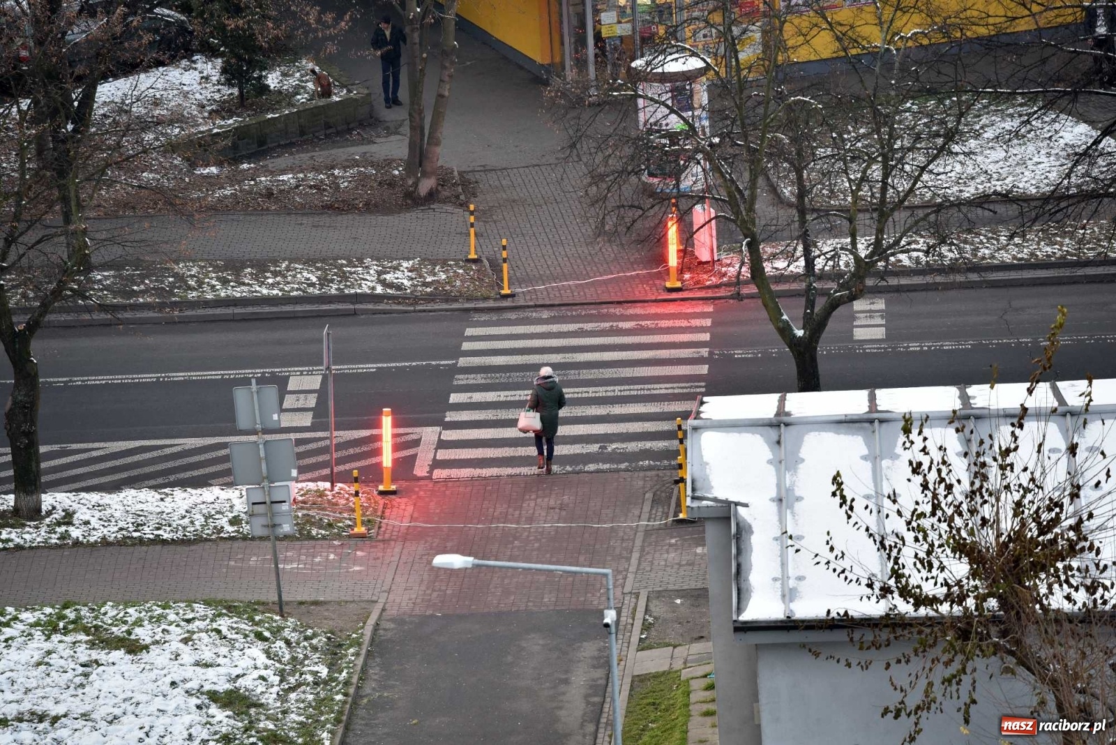 Zdjęcie w galerii na portalu naszraciborz.pl: Safepass testowany w Raciborzu. Ludzie bali się wejść na przejście wiadomości z regionu