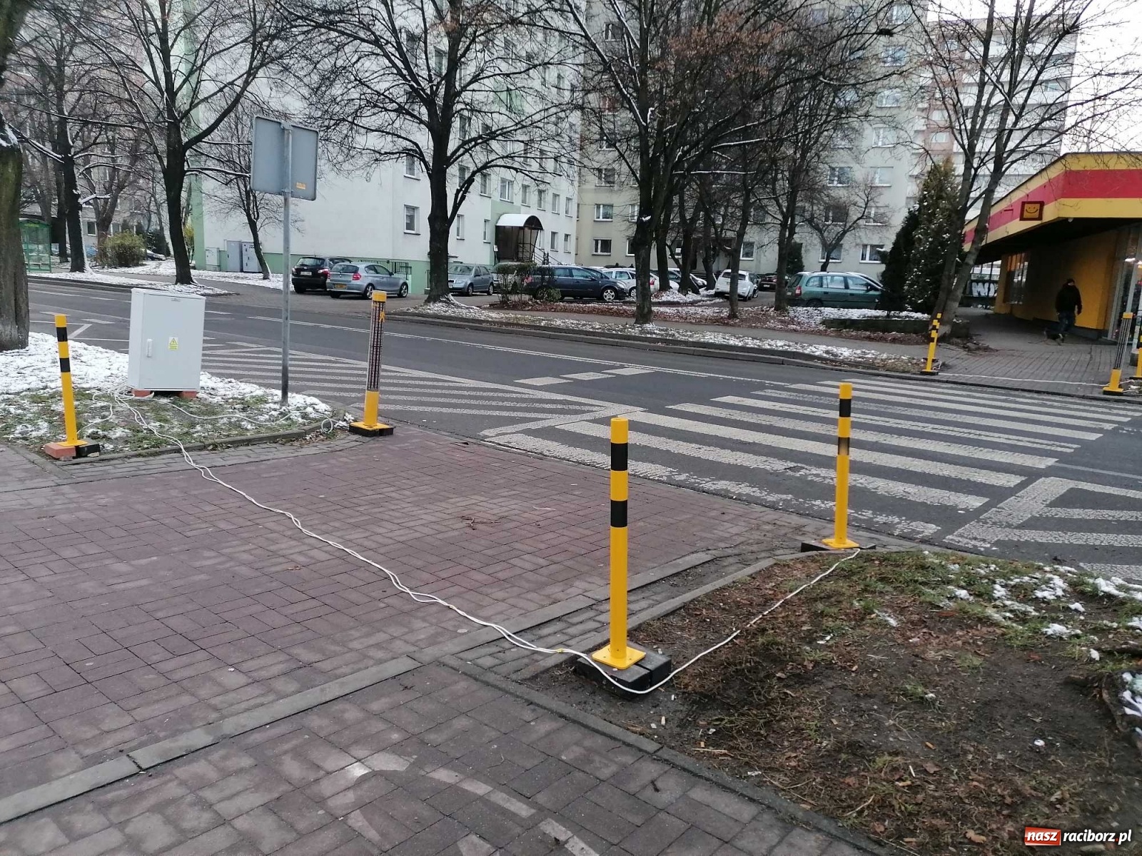 Zdjęcie w galerii na portalu naszraciborz.pl: Safepass testowany w Raciborzu. Ludzie bali się wejść na przejście wiadomości z regionu