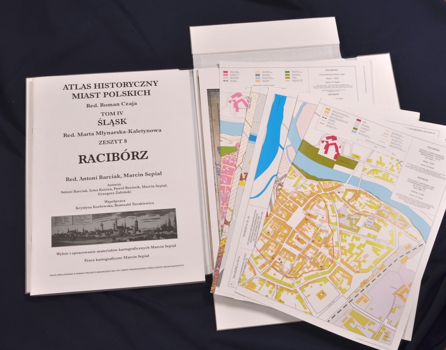 Zdjęcie w galerii na portalu naszraciborz.pl: W Muzeum promowano Atlas Historyczny Miast Polskich RACIBÓRZ wiadomości z regionu