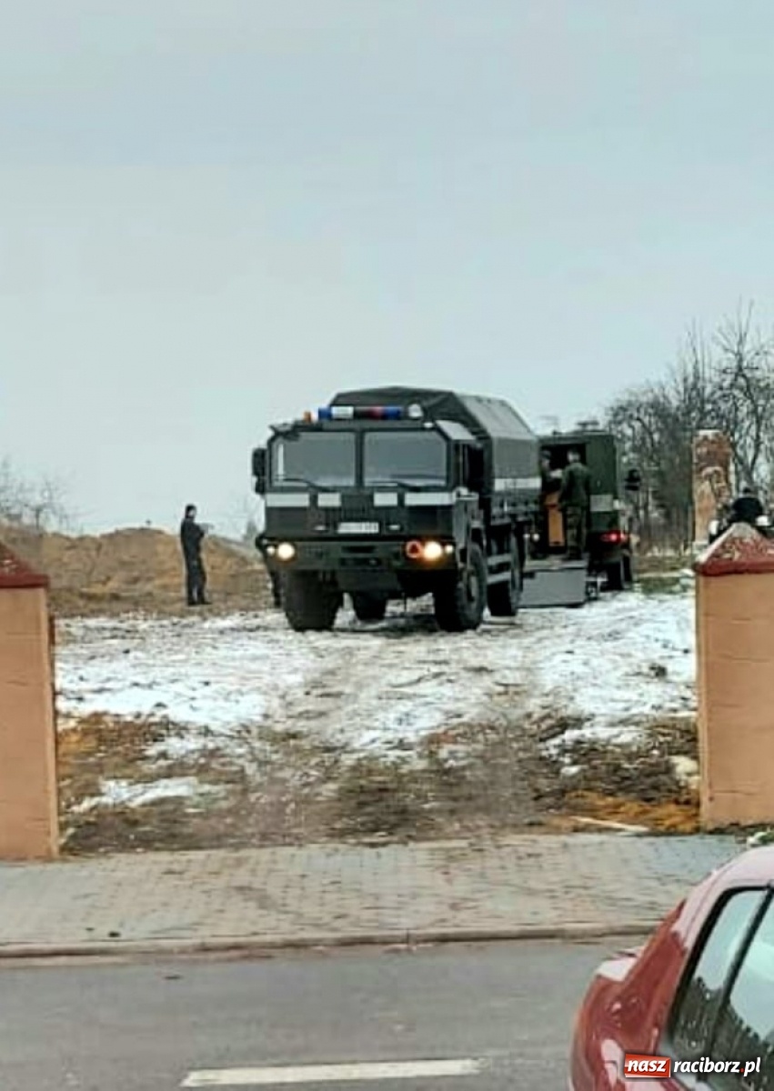 Zdjęcie w galerii na portalu naszraciborz.pl: Posowieckie stanowisko bojowe odkryte w Tworkowie [FOTO] wiadomości z regionu