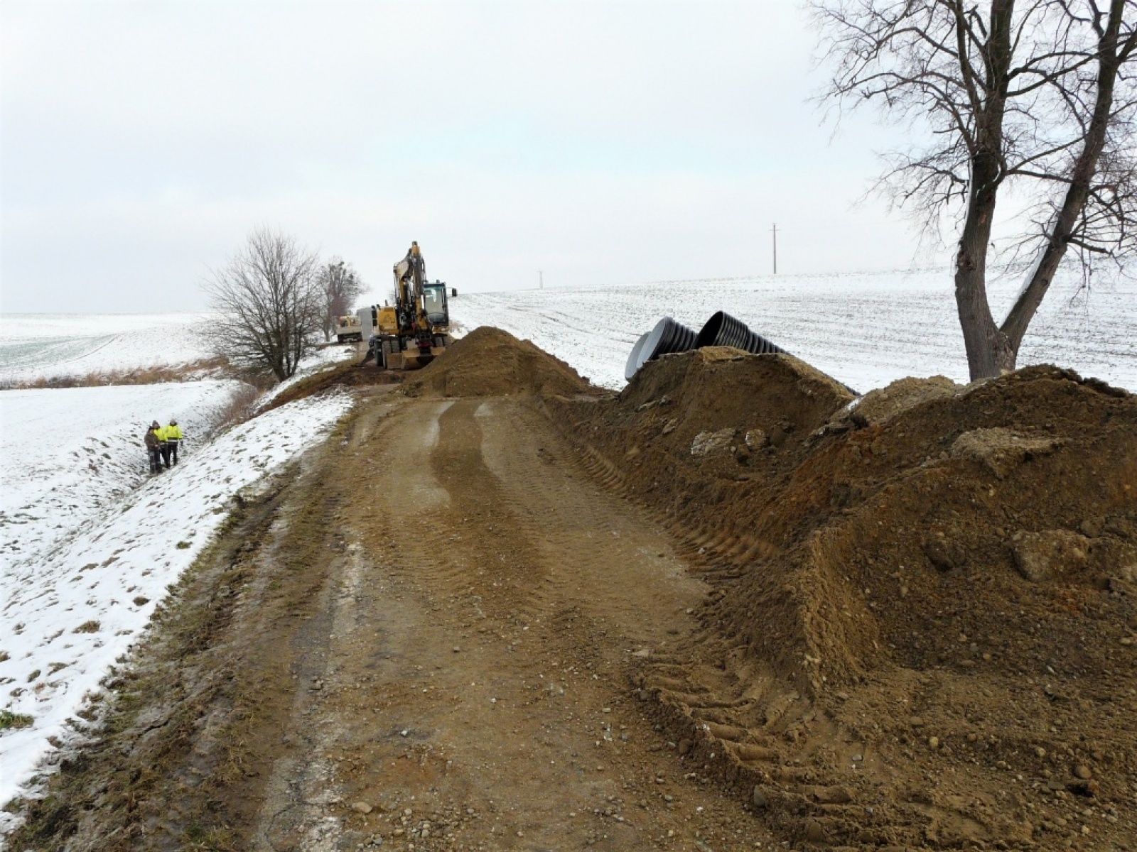 Zdjęcie w galerii na portalu naszraciborz.pl: Rozpoczął się remont przepustu w Krowiarkach wiadomości z regionu