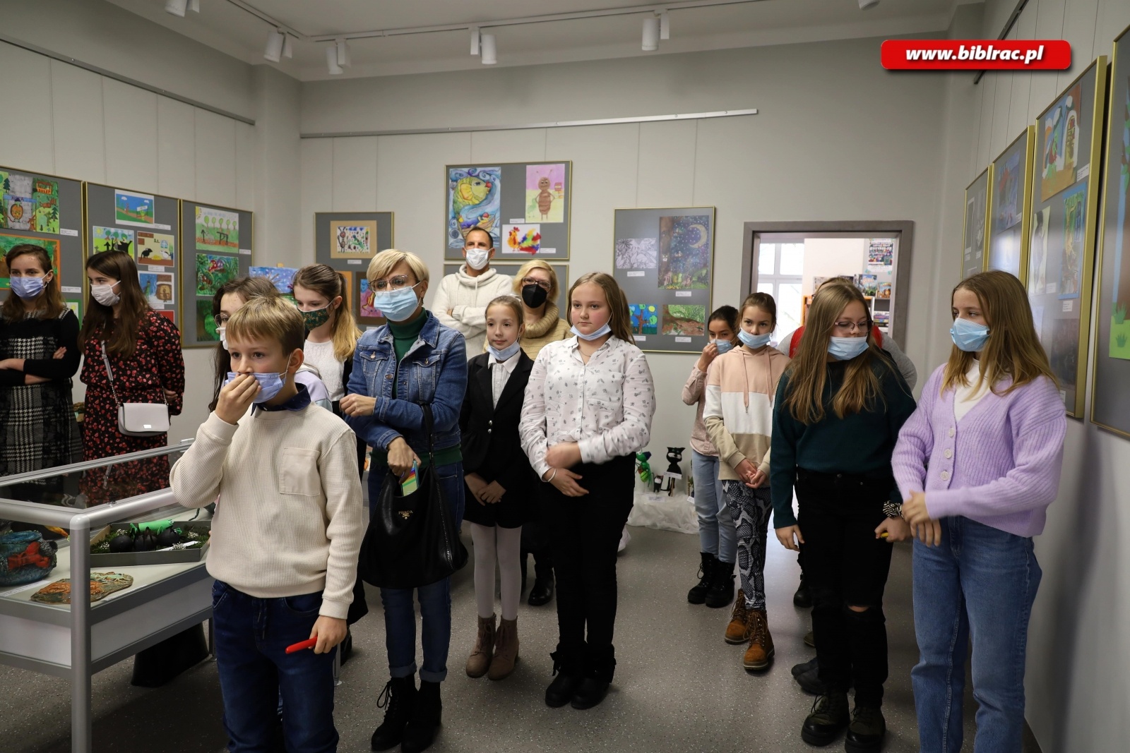 Zdjęcie w galerii na portalu naszraciborz.pl: Mistrzowie Kaligrafii rywalizowali w raciborskiej bibliotece wiadomości z regionu