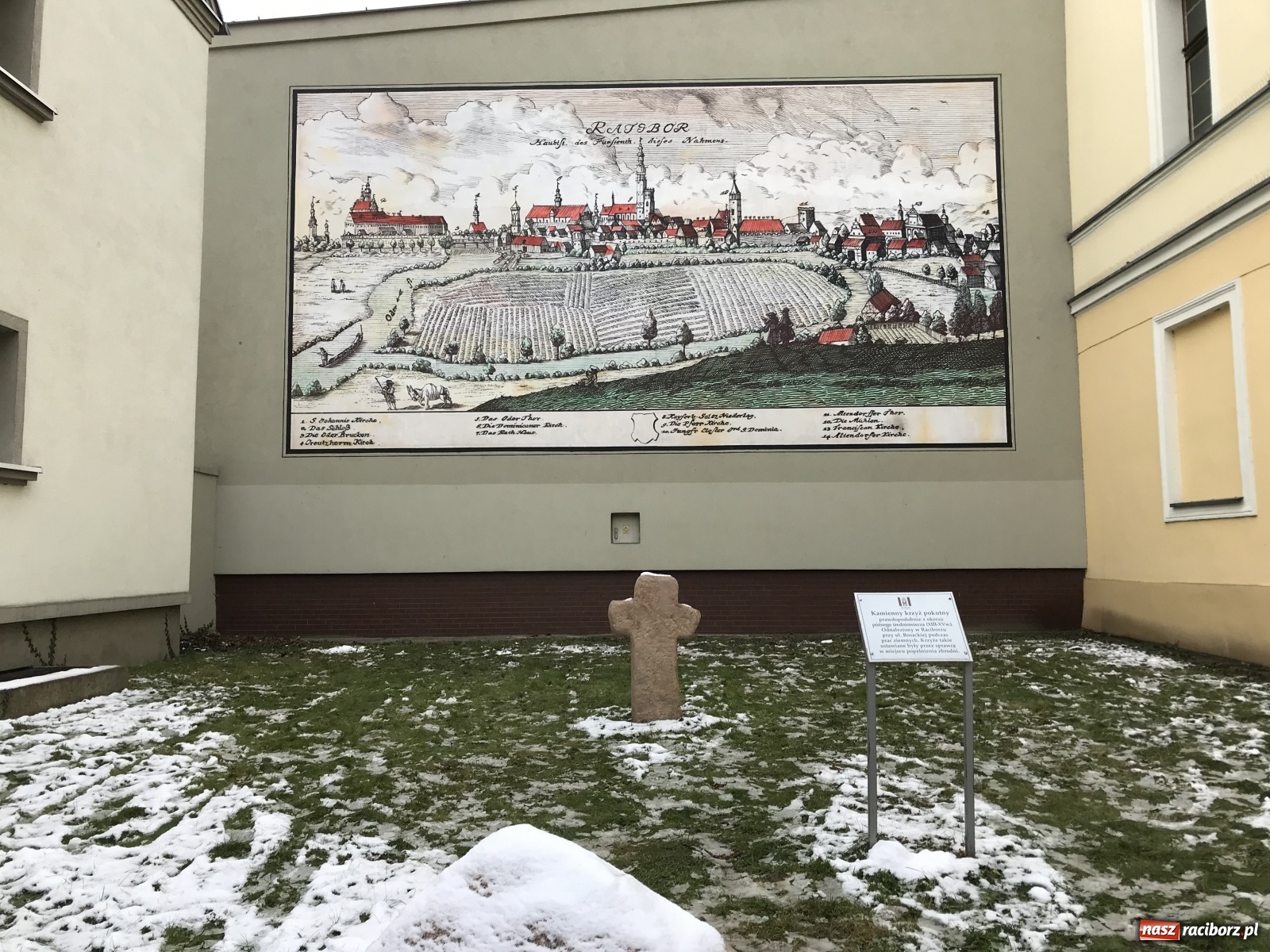 Zdjęcie w galerii na portalu naszraciborz.pl: Na Chopina powstał mural z widokiem dawnego Raciborza [FOTO i WIDEO] wiadomości z regionu