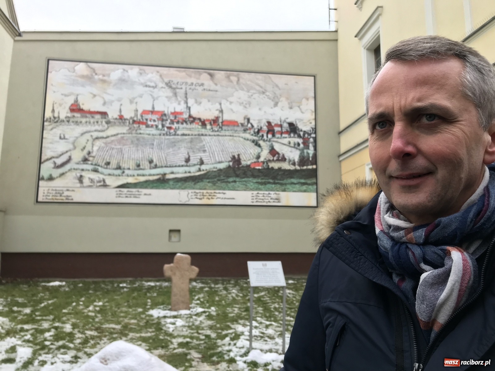 Zdjęcie w galerii na portalu naszraciborz.pl: Na Chopina powstał mural z widokiem dawnego Raciborza [FOTO i WIDEO] wiadomości z regionu