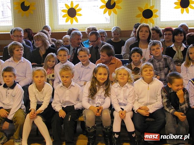 Zdjęcie w galerii na portalu naszraciborz.pl: Szkoła na Płoni obchodziła imieniny wiadomości z regionu