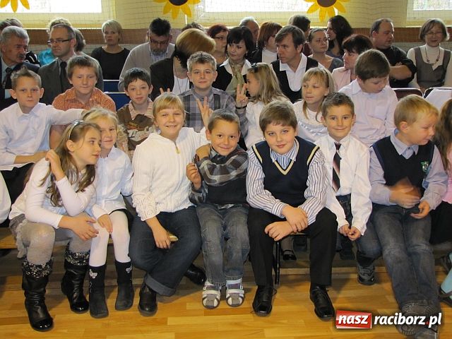 Zdjęcie w galerii na portalu naszraciborz.pl: Szkoła na Płoni obchodziła imieniny wiadomości z regionu
