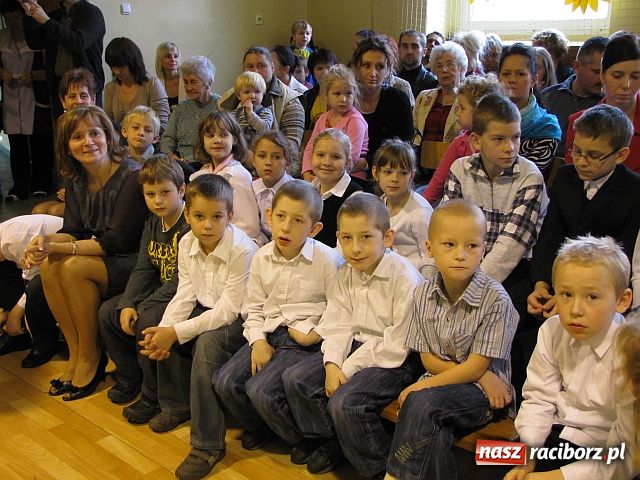 Zdjęcie w galerii na portalu naszraciborz.pl: Szkoła na Płoni obchodziła imieniny wiadomości z regionu