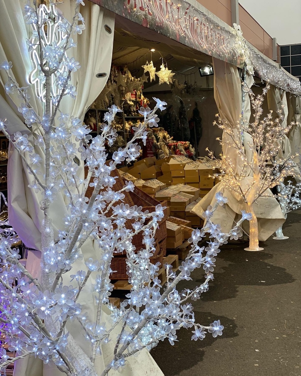 Zdjęcie w galerii na portalu naszraciborz.pl: Świat Prezentów jeszcze bliżej was - na zamku, na placu Dominikańskim i przy Auchan wiadomości z regionu