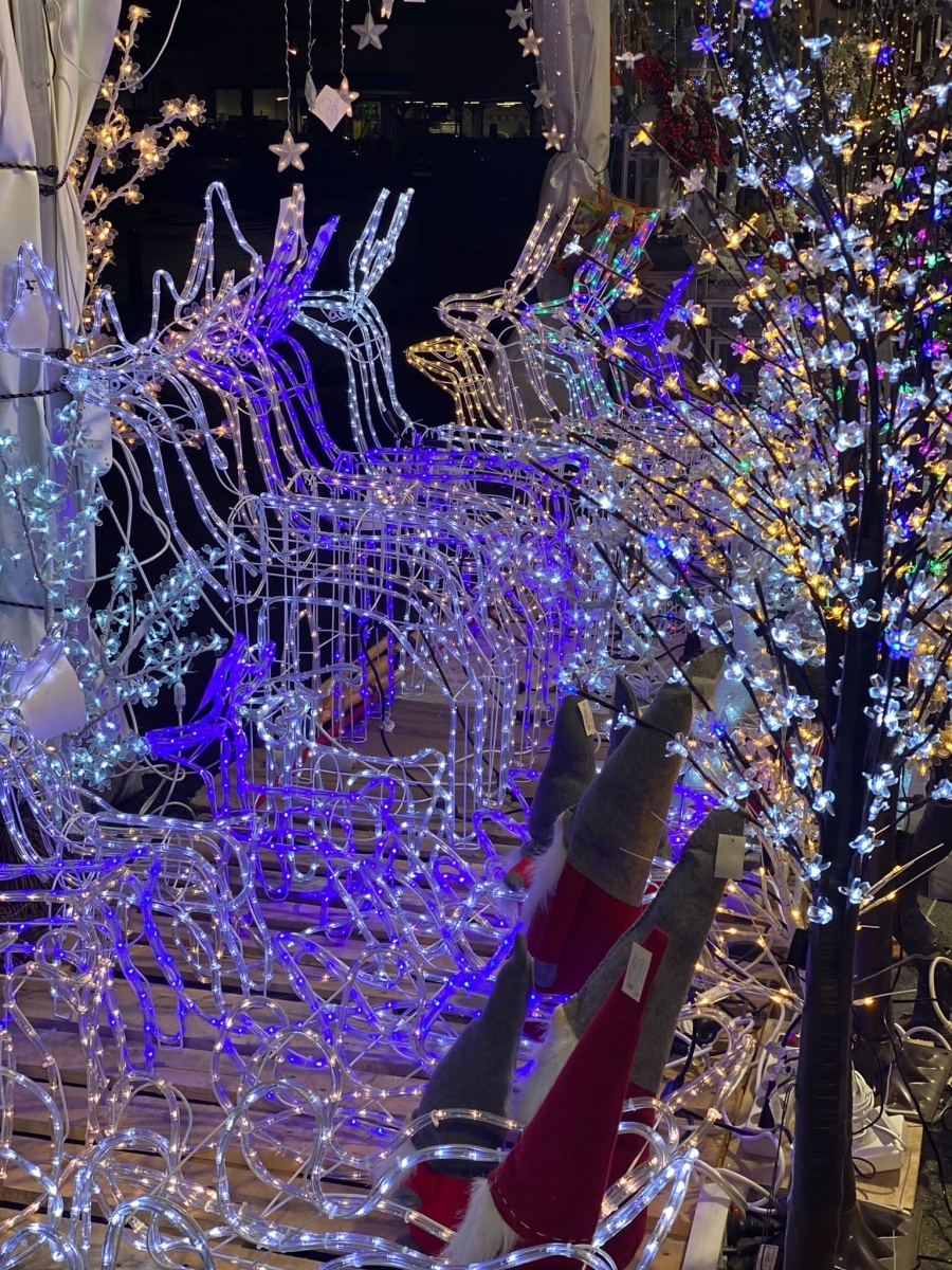 Zdjęcie w galerii na portalu naszraciborz.pl: Świat Prezentów jeszcze bliżej was - na zamku, na placu Dominikańskim i przy Auchan wiadomości z regionu