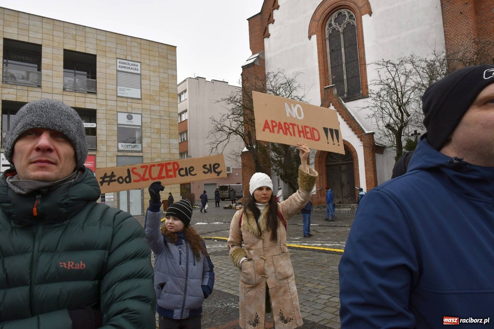 Zdjęcie w galerii na portalu naszraciborz.pl: Stop Segregacji Sanitarnej - protest w Raciborzu [FOTO i WIDEO] wiadomości z regionu